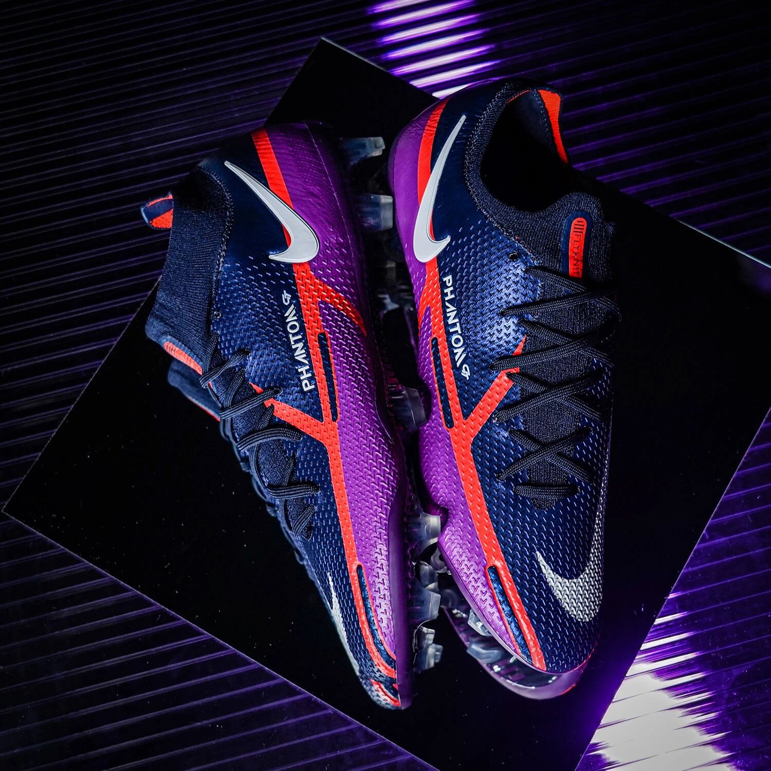 Giới thiệu giày đá bóng Nike Phantom GT II UV ấn tượng