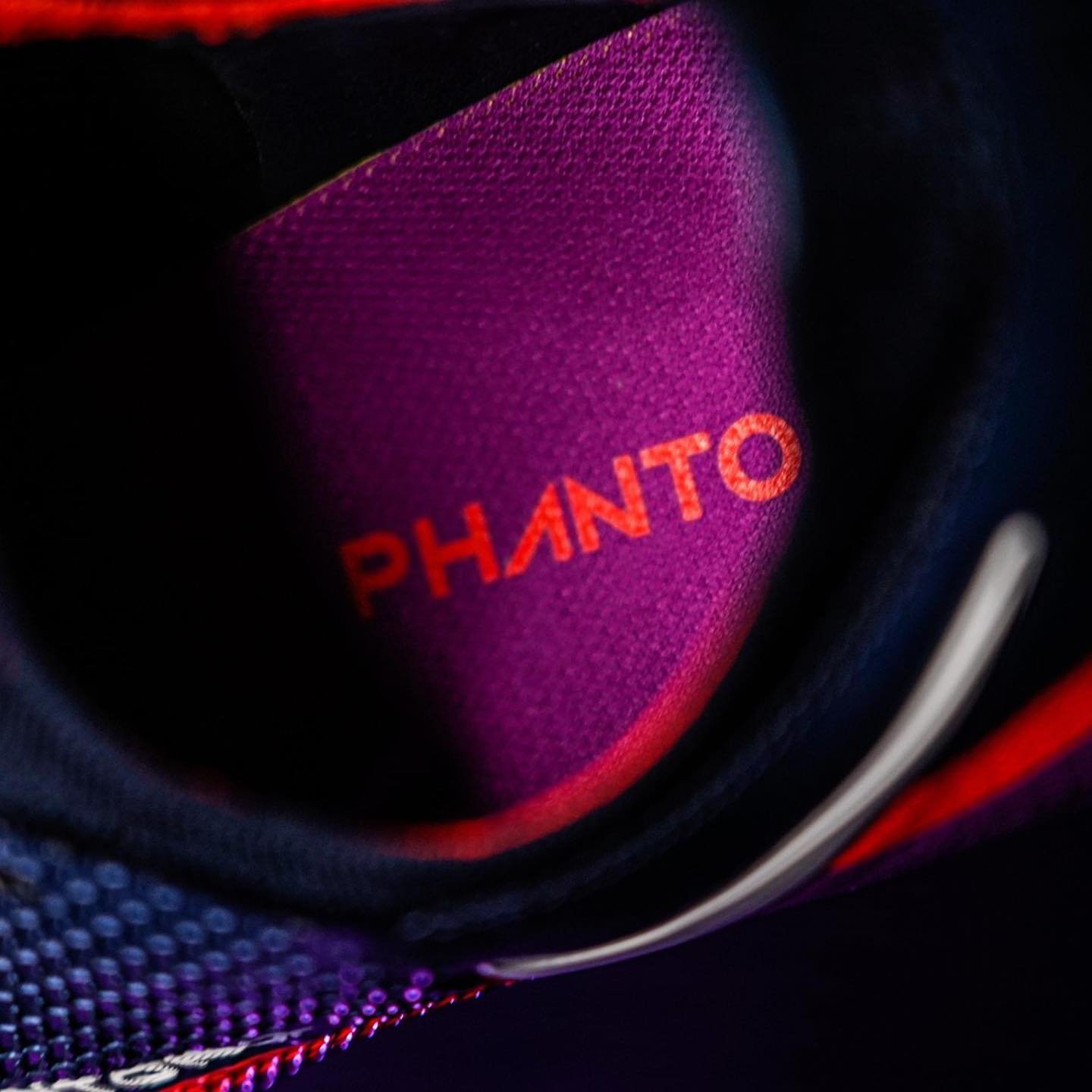 Công nghệ độc đáo của giày đá bóng Nike Phantom GT II UV