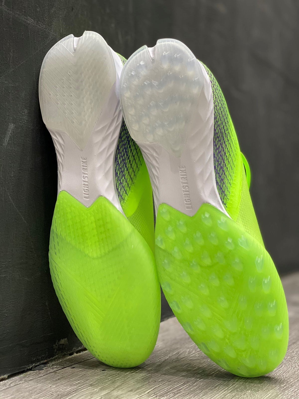 Giày đá bóng adidas X Ghosted