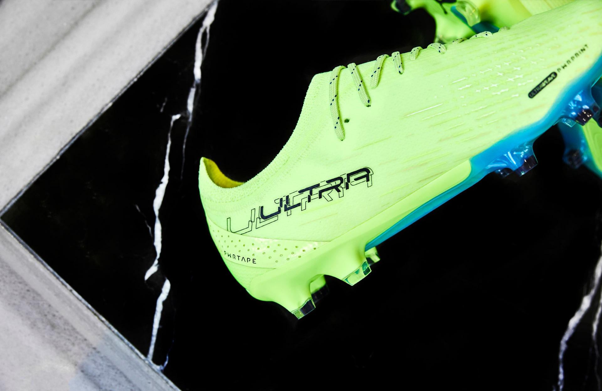 Giày đá banh PUMA Ultra Ultimate 'Fastest Pack'