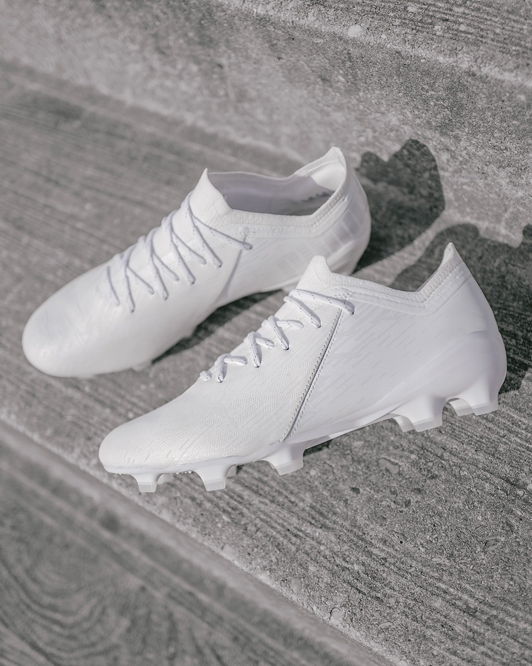 giày bóng đá Ultra 1.2 'Lazertouch' All White