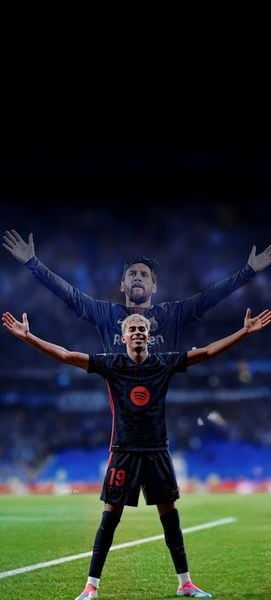 lamine yamal nhận áo đấu số 10 từ fc barcelona