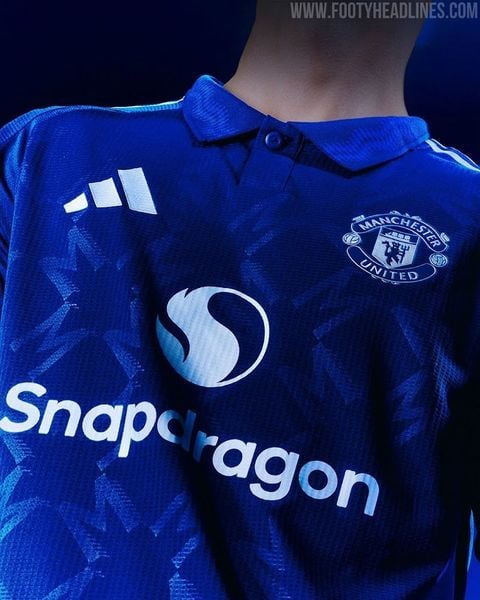 man-united-24-25-away-kit