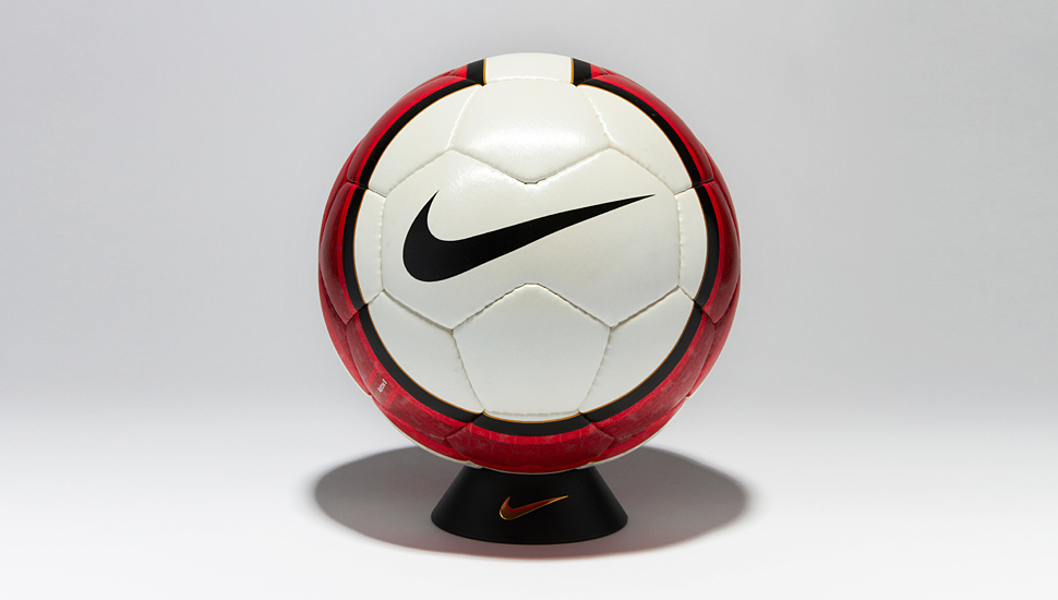 Quả bóng đá Nike Total 90 Aerow II (2006/07)