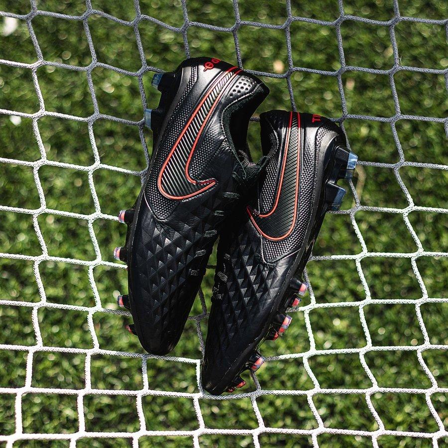 Nike Tiempo Legend VIII 