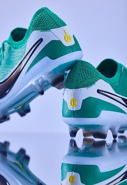 NIKE FEAR NOTHING PACK 2025: Bứt Phá Giới Hạn, Làm Chủ Sân Cỏ