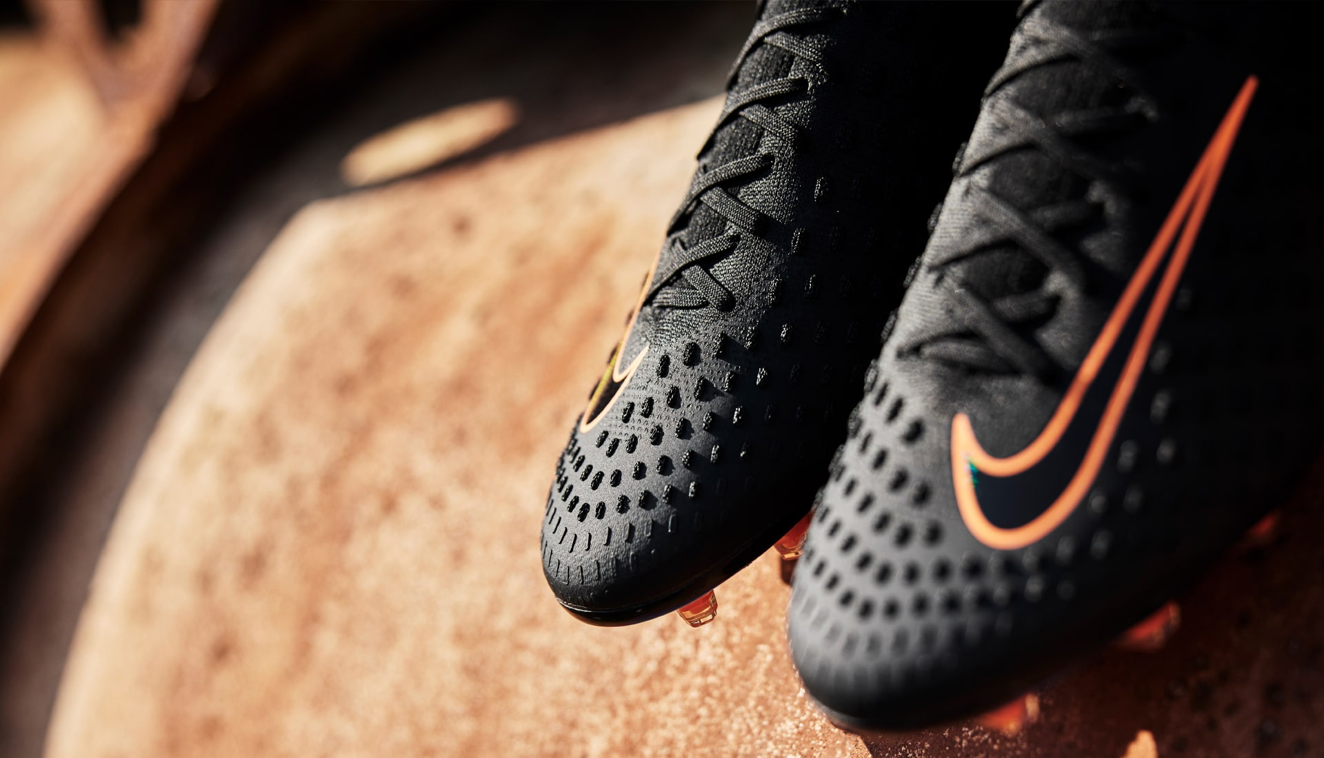Giới thiệu giày đá banh Nike Phantom Ultra Venom