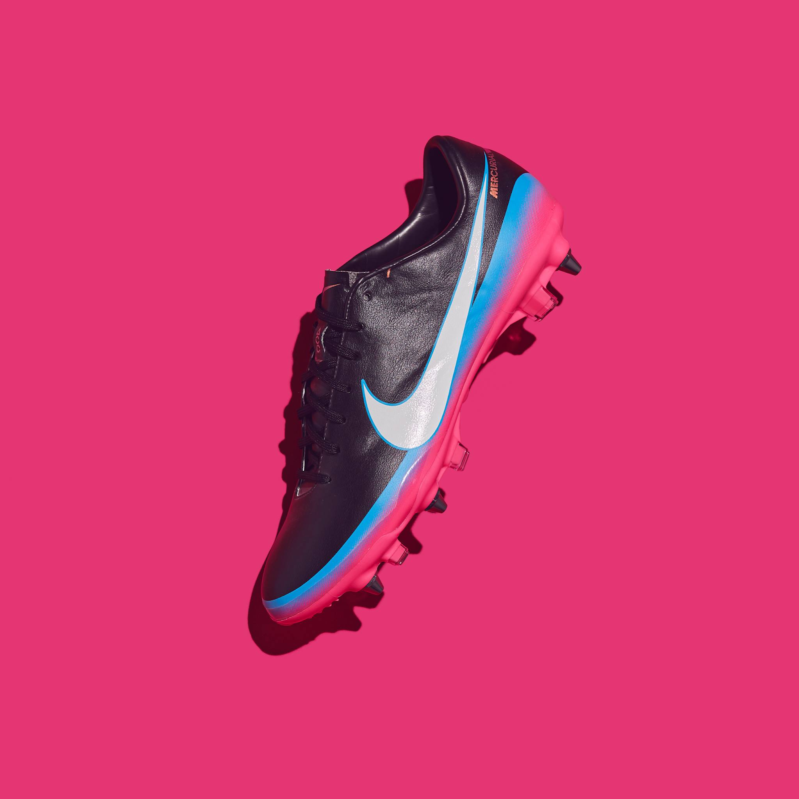 4. Giày đá banh Nike Mercurial Vapor VIII CR – Tháng 11 năm 2012