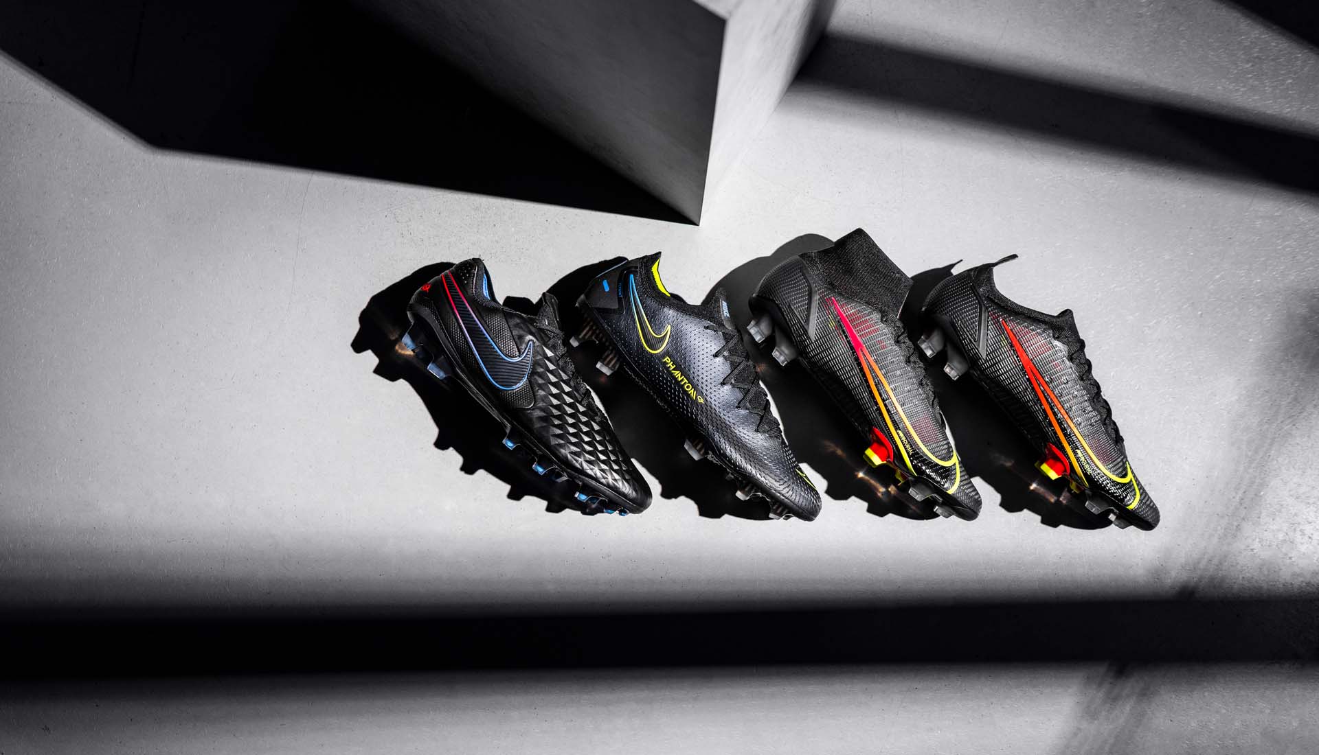 Nike ra mắt 2 phiên bản Mercurial, chính thức hoàn chỉnh bộ sưu tập ‘Black x Prism’.