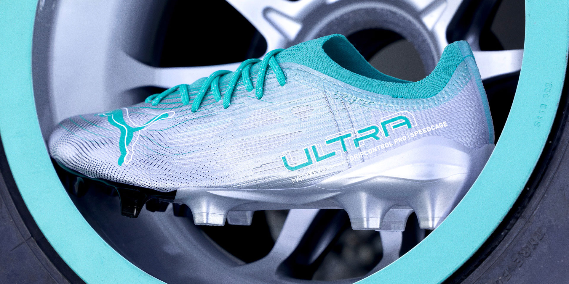 Các công nghệ được sử dụng trên mẫu giày đá banh PUMA Mercedes-AMG Petronas F1 Ultra 1.4