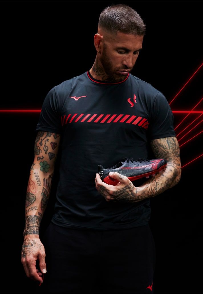 Mizuno ra mắt giày đá banh SR4 - Sergio Ramos - 1