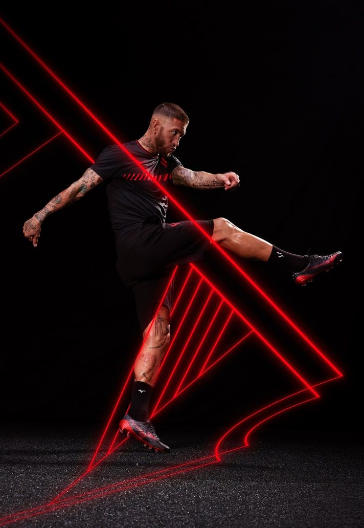 Mizuno ra mắt bộ sưu tập giày đá banh SR4 ấn tượng lấy cảm hứng từ huyền thoại Sergio Ramos