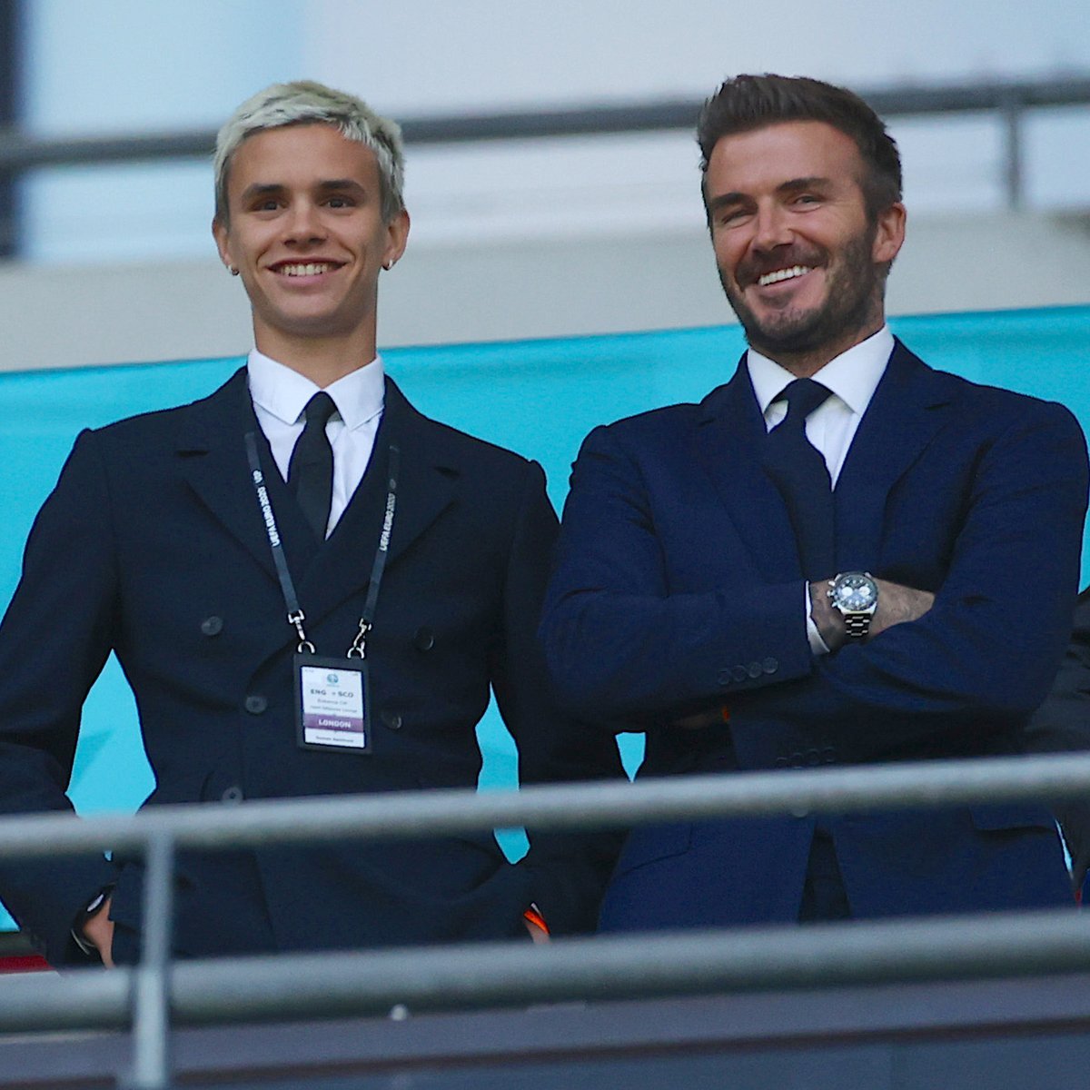 Romeo Beckham nối nghiệp sân cỏ David Beckham