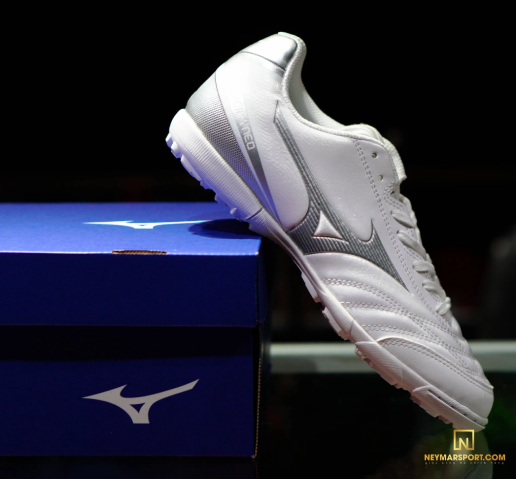 Giày đá banh Mizuno Monacida 9