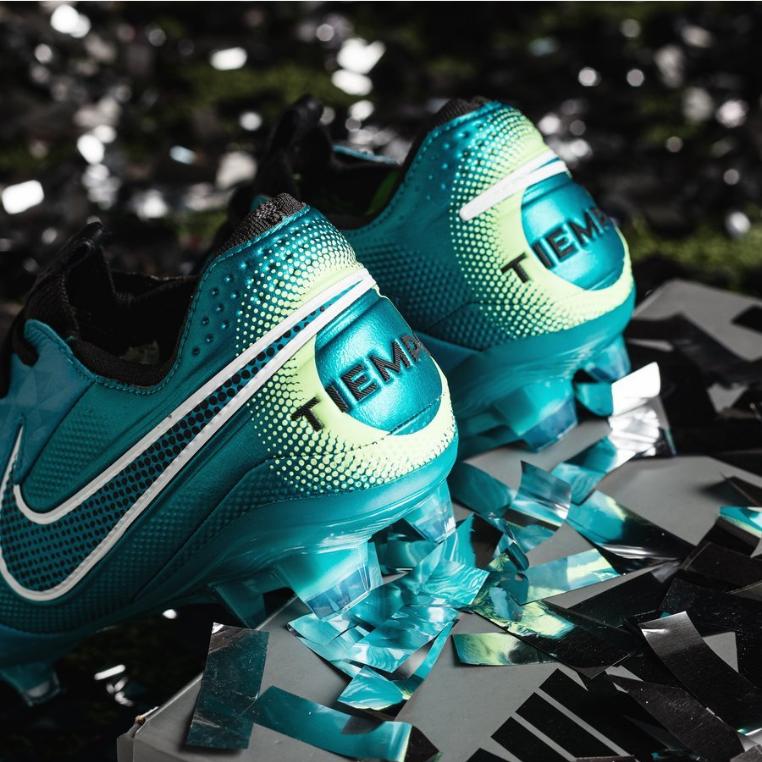 Giày đá bóng Nike Tiempo Legend Impulse Pack