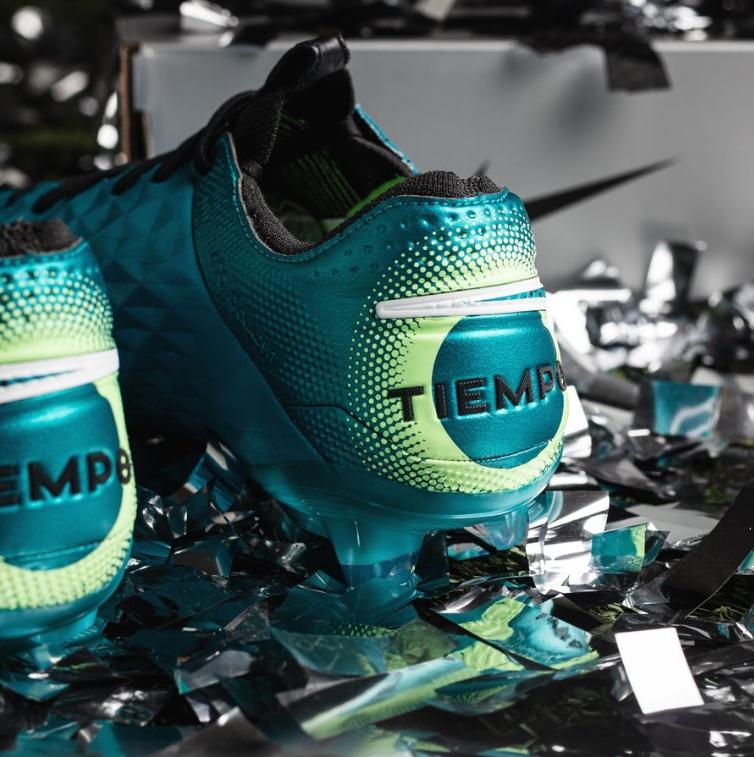 Giày đá bóng Nike Tiempo Legend Impulse Pack