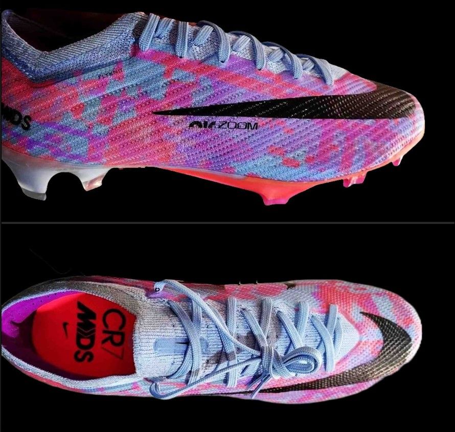 Nike Mercurial Dream Speed là mẫu giày bóng đá được công bố mới nhất của Nike. Đây là sự kết hợp hoàn hảo giữa một thiết kế độc đáo và kỹ thuật vượt trội. Chắc chắn sẽ làm hài lòng bất cứ tín đồ bóng đá nào.