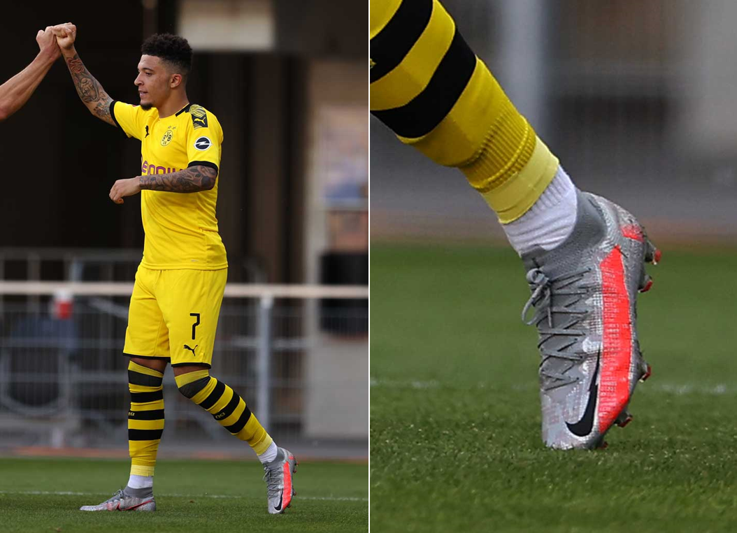 Jadon Sancho (Borussia Dortmund) mang giày đá banh Nike Mercurial Superfly VII