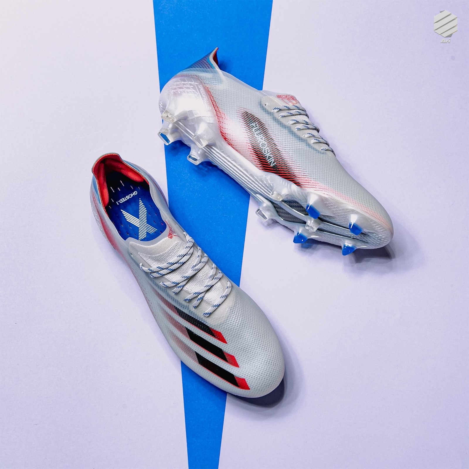 Tiền đạo Karim Benzema mang giày đá bóng adidas X Ghosted Showpiece Pack