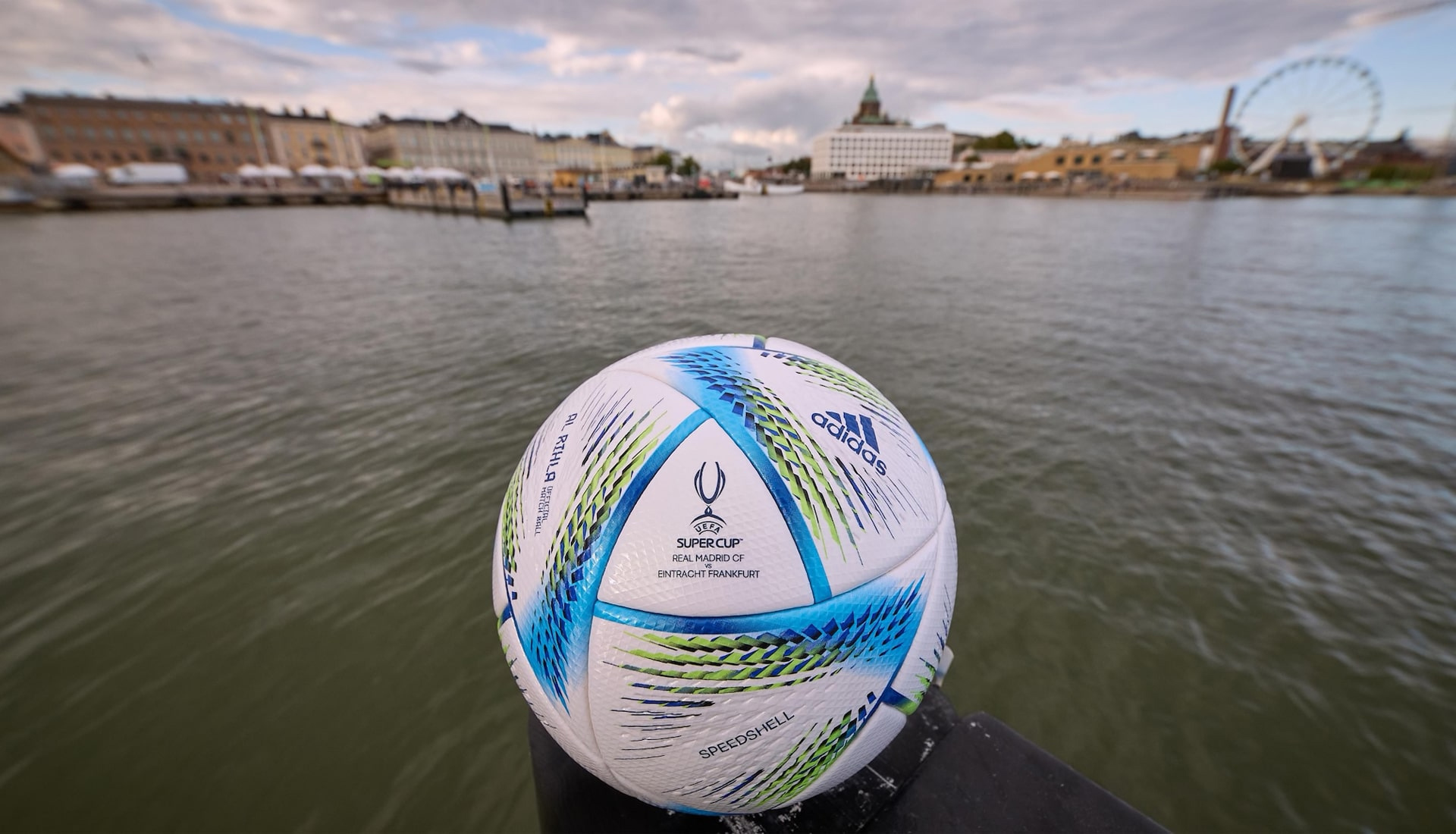 Adidas lộ diện quả bóng mới cho mùa giải 2022 UEFA Super Cup Match Ball