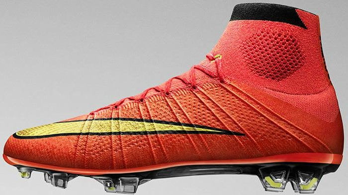 Giày đá bóng Nike Mercurial Superfly IV cổ cao được ra mắt tại World Cup 2014