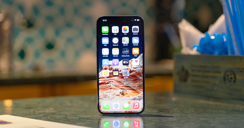 Trải nghiệm dịch vụ ép kính iPhone tại Minh Hoàng Mobile: xử lý nhanh chóng, giá tốt và chế độ bảo hành hoàn hảo