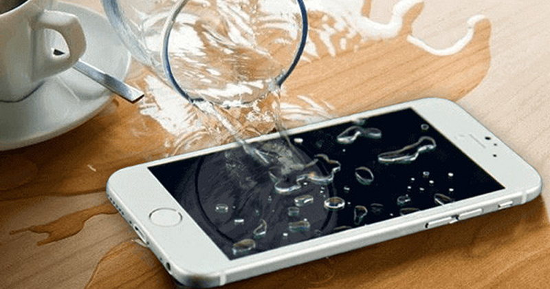 Phương pháp “Giải cứu” iPhone khi bị rơi xuống nước theo cách chuyên nghiệp