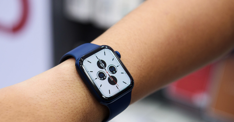 Chào mừng 2022: Apple Watch Series 6 giảm giá mạnh
