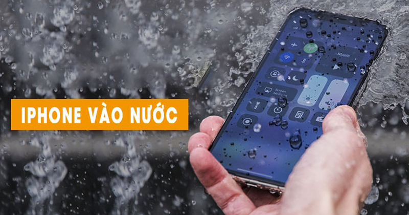 Điện thoại bị rơi xuống nước, bị nước mưa vào: Xử lý ra sao ?