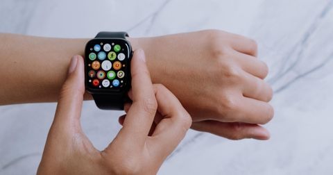 Người dùng có nên mua Apple Watch hay không?