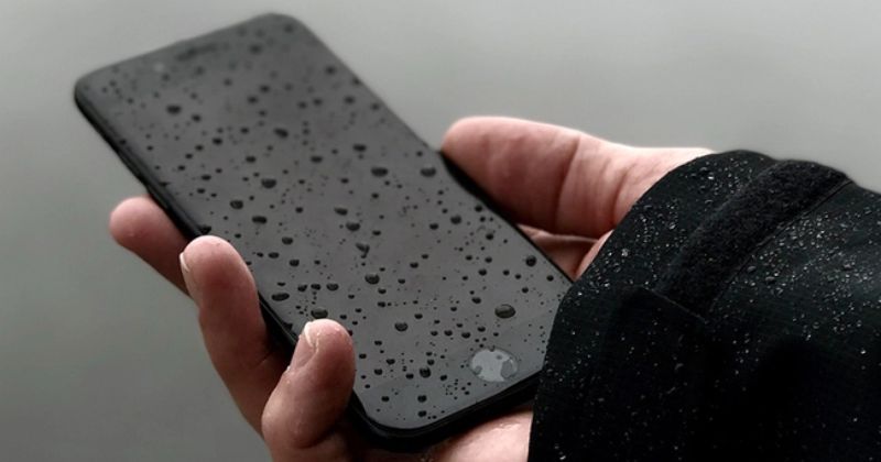Tính năng đặc biệt có trên các sản phẩm iPhone: tự đẩy nước ra khỏi thiết bị