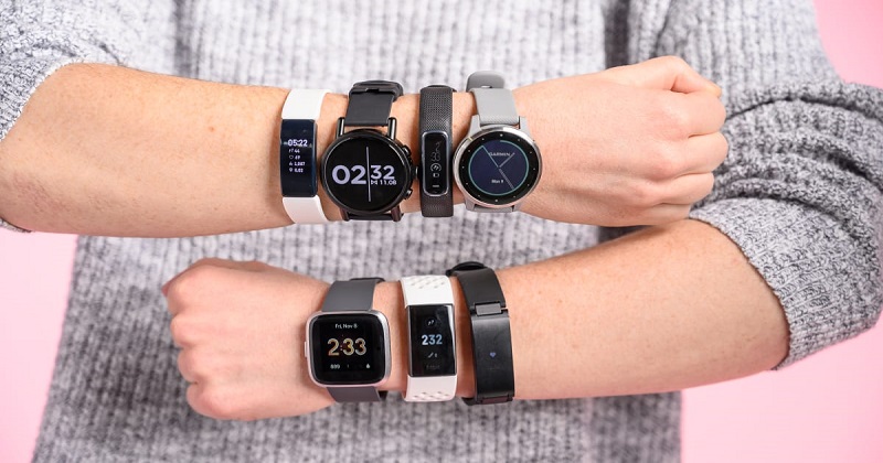 Muốn sử dụng thiết bị đeo thông minh, nên chọn smartwatch hay smartband?