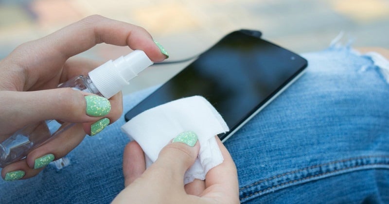Bạn đã biết cách khử trùng điện thoại để phòng dịch Corona sao cho đúng cách?
