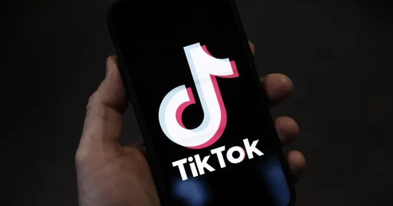 TikTok chính thức chặn người dùng dưới 18 tuổi lướt video sau 22h