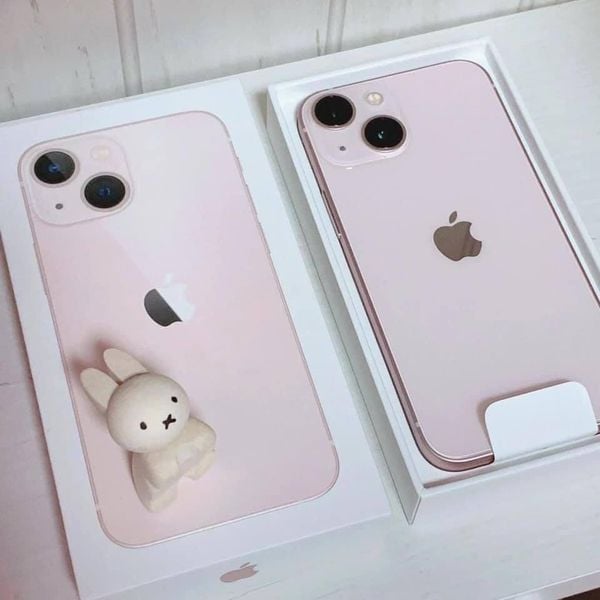 iPhone 13 Pro Max màu hồng: Thật tuyệt vời khi đã có sự kết hợp giữa màu hồng ngọt ngào và thiết kế sang trọng của iPhone 13 Pro Max. Điện thoại này sẽ không chỉ làm bạn nổi bật trong các buổi gặp gỡ mà còn cho phép bạn thoải mái lưu trữ và sử dụng những ứng dụng yêu thích của mình. Hãy xem các hình ảnh liên quan để khám phá thêm những tính năng nổi bật của sản phẩm này nhé.
