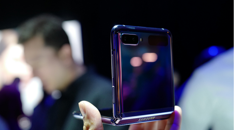 Với 30 triệu trong tay, nên tậu Galaxy Z Flip hay Galaxy S20 Ultra?