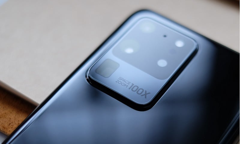Với 30 triệu trong tay, nên tậu Galaxy Z Flip hay Galaxy S20 Ultra?