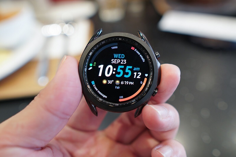 "Tậu" smartwatch chơi Tết, nên chọn Apple Watch hay Galaxy Watch? hình ảnh 4