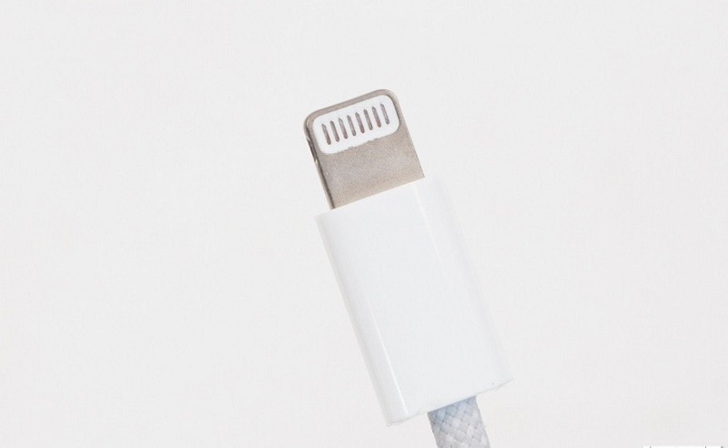 Tin đồn: iPhone 12 sẽ được trang bị dây cáp USB-C to Lightning bọc dù hình ảnh 2