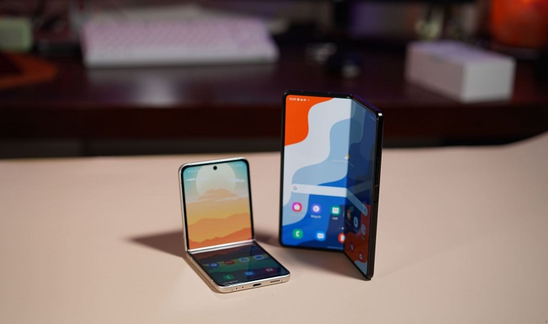 Mua điện thoại màn hình gập ở thời điểm này, chọn Galaxy Z Fold 3 hay Galaxy Z Flip 3?