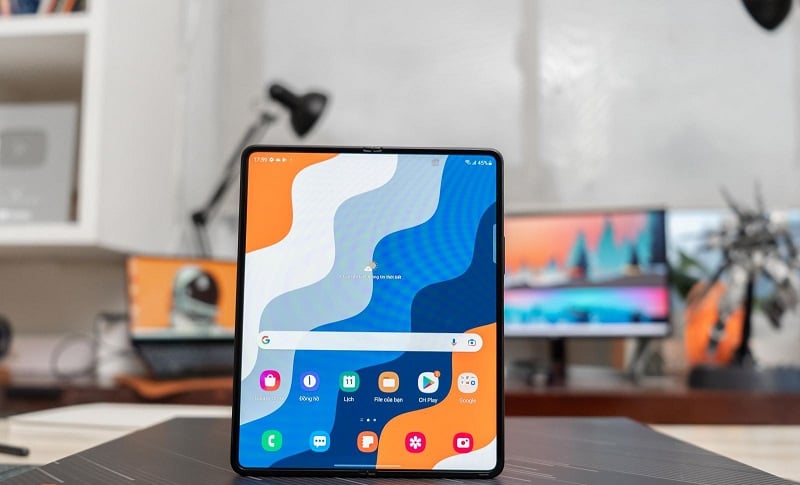 Mua điện thoại màn hình gập ở thời điểm này, chọn Galaxy Z Fold 3 hay Galaxy Z Flip 3? hình ảnh 2