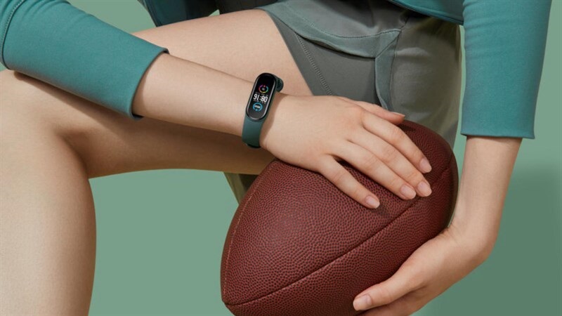 Muốn sử dụng thiết bị đeo thông minh, nên chọn smartwatch hay smartband? hình ảnh 3