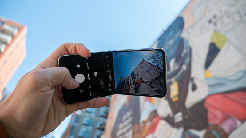 Liệu smartphone màn hình gập có khả năng thay thế smartphone truyền thống trong tương lai ??? hình ảnh 3