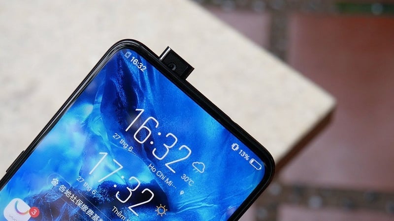 Có nên "tậu" smartphone có camera "thò thụt" để vi vu dịp Tết này?