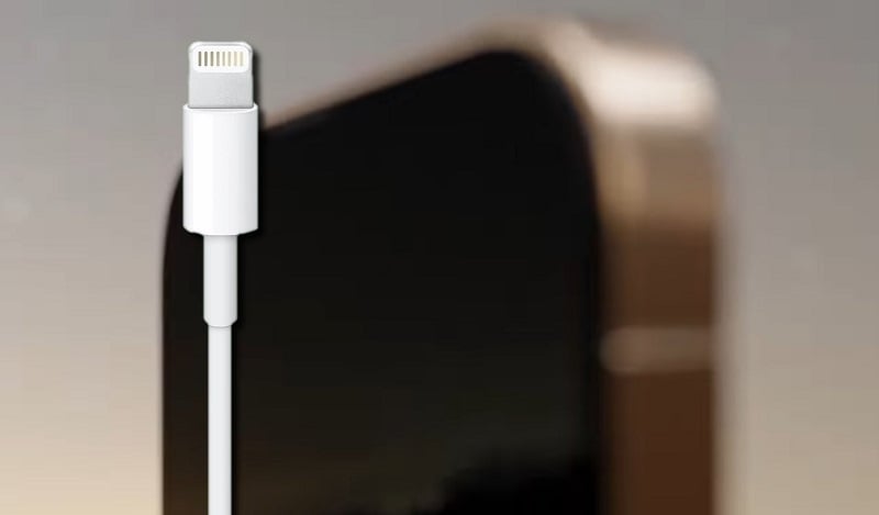 Có nên sử dụng bộ sạc 5W để sạc pin cho iPhone 14 series hay không ???