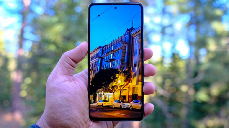 Galaxy A52 siêu mạnh mẽ giảm sâu chỉ còn hơn 8 triệu đồng, có nên 