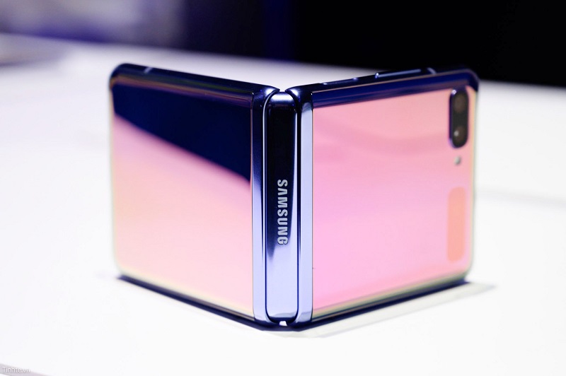 Samsung Galaxy Z Flip - Phân Phối Chính Hãng