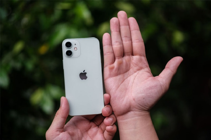 Lý do nào khiến Apple khai tử iPhone mini chỉ sau 2 năm ra mắt ??? hình ảnh 2