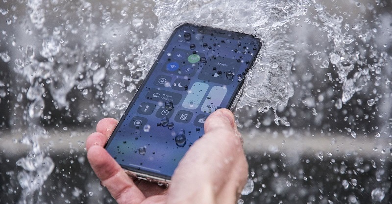 Mẫu iPhone nào có độ chống nước lớn nhất?