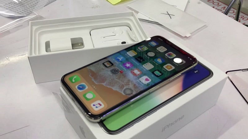 iPhone 12 đã cận kề ngày ra mắt, nên mua hàng chính hãng hay hàng xách tay? hình ảnh 2